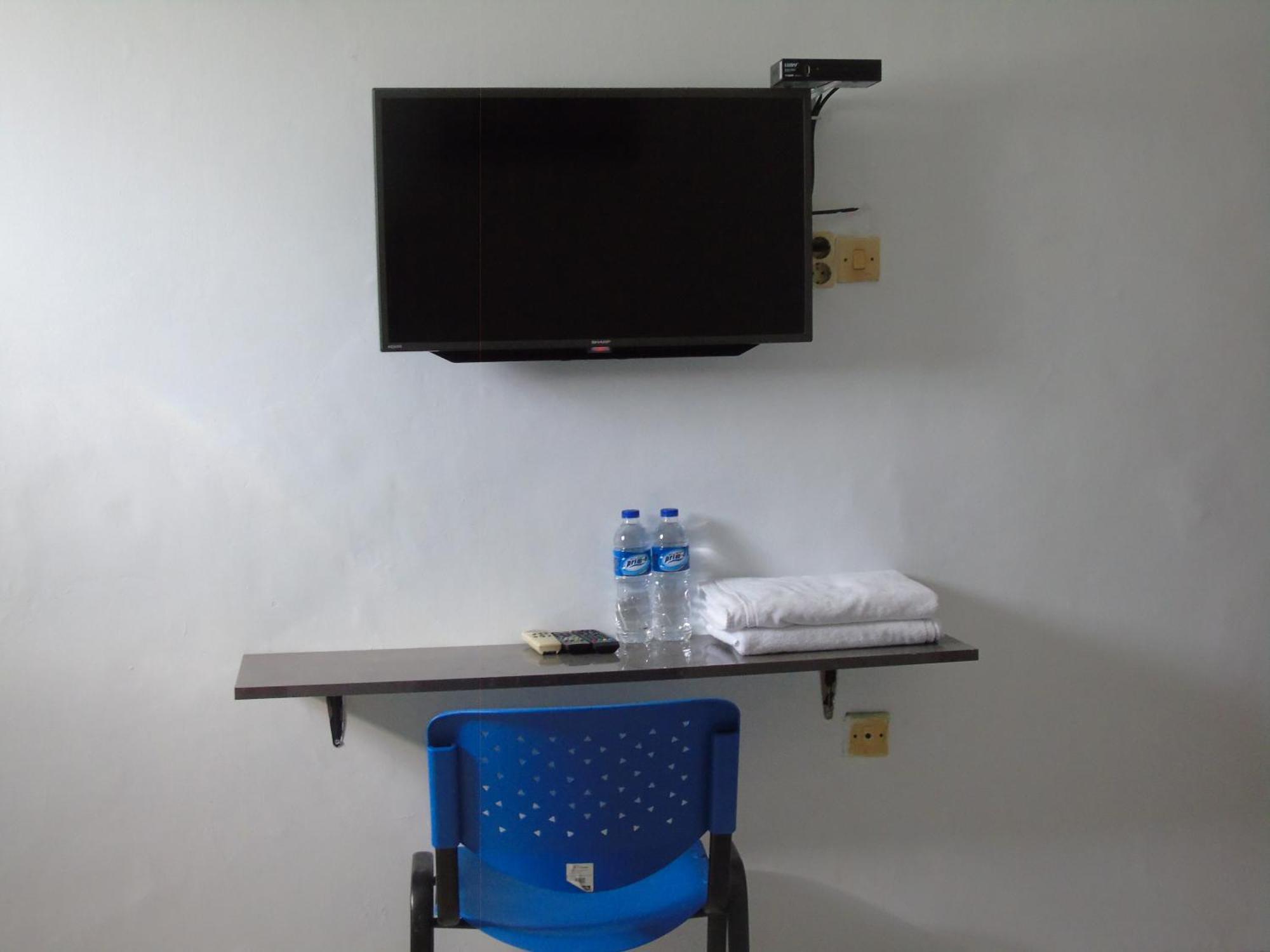 Hotel Permata Zamrud Cirebon Phòng bức ảnh